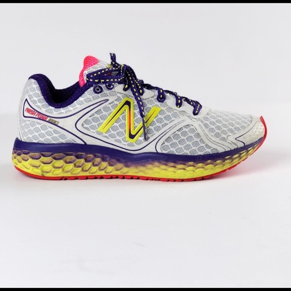 New Balance Fresh Foam 980 running shoes. - Picture 2 of 5